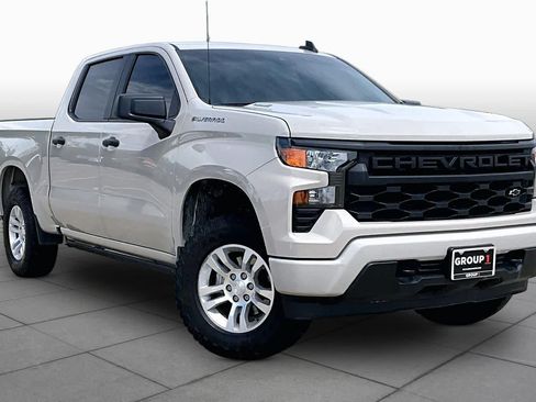 Used 2026 Chevrolet Silverado 1500 Custom RWD image 3