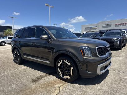 Certified 2023 Kia Telluride EX w/ EX Captain's Chair Package