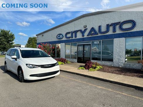 Used 2022 Chrysler Voyager LX FWD image 1