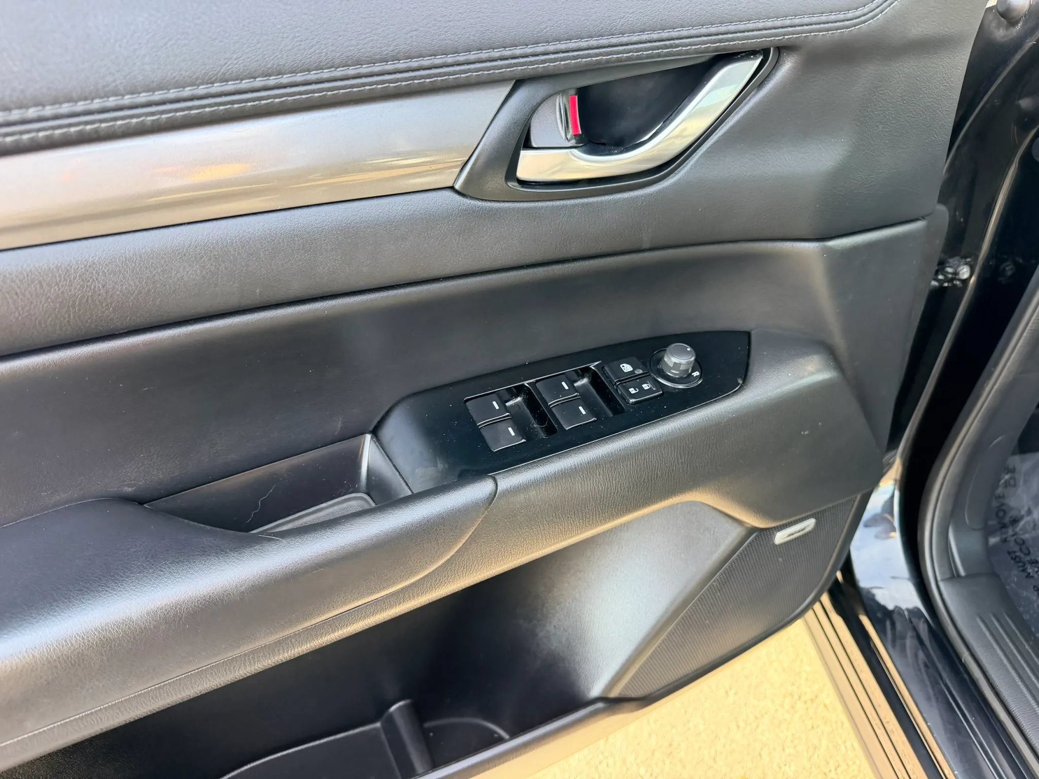 Used 2019 MAZDA CX-5 Touring FWD image 11