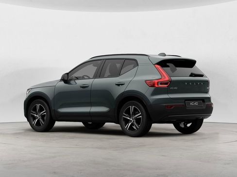 New 2026 Volvo XC40 B5 Core w/ Climate Package image 3
