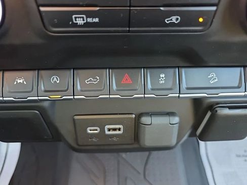 Used 2023 Chevrolet Silverado 1500 Custom Trail Boss w/ LPO, Dark Essentials Package AWD/4WD image 22