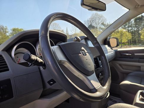 Used 2008 Dodge Grand Caravan SXT image 20