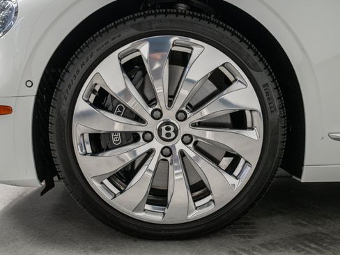 Used 2024 Bentley Flying Spur V8 AWD/4WD image 9