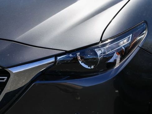 Used 2018 MAZDA CX-9 Touring w/ Touring Premium Package image 3