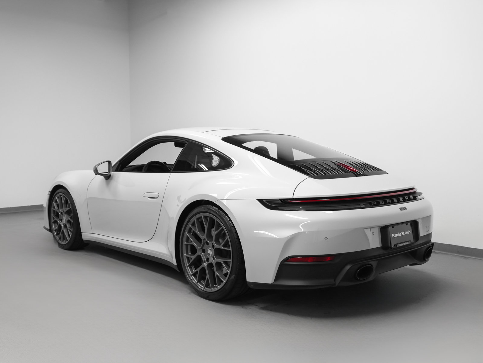 Certified 2025 Porsche 911 Carrera T RWD image 3