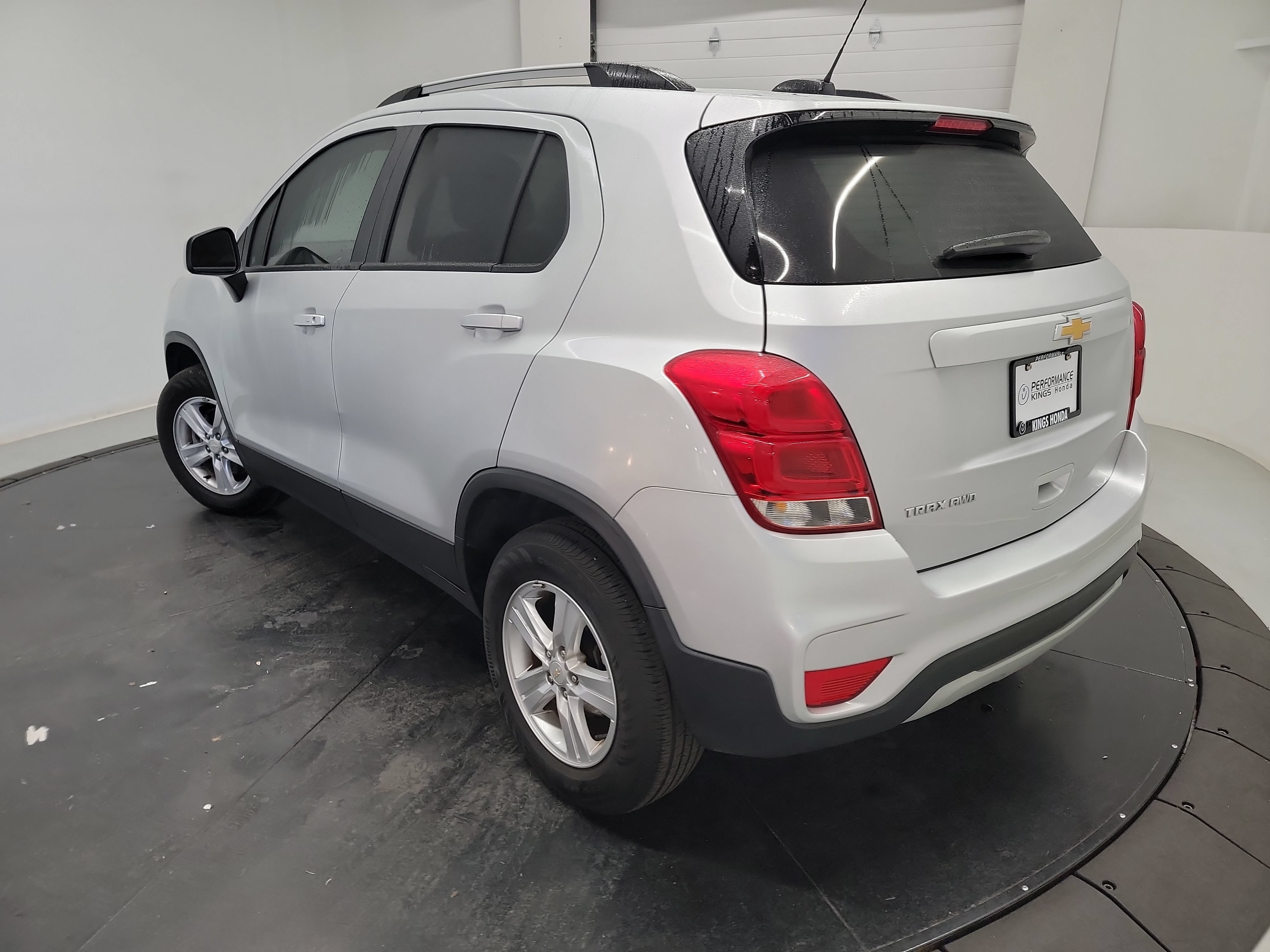 Used 2022 Chevrolet Trax LT w/ LT Convenience Package AWD/4WD image 6