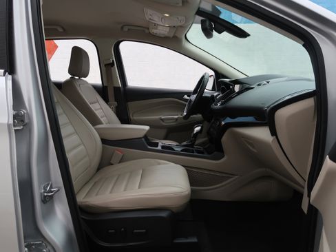 Used 2018 Ford Escape Titanium AWD/4WD image 32