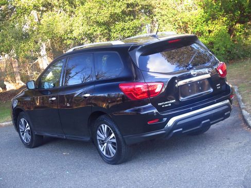 Used 2018 Nissan Pathfinder SV image 26