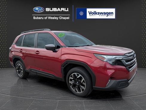 Certified 2025 Subaru Forester Premium w/ Convenience Package #1 AWD/4WD image 2
