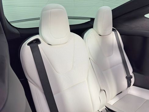 Used 2022 Tesla Model X image 46