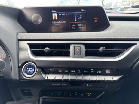 Used 2022 Lexus UX 250h w/ Premium Package image 24