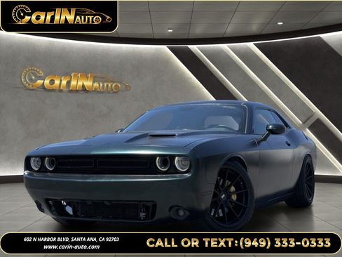 Used 2016 Dodge Challenger R/T Scat Pack RWD image 1