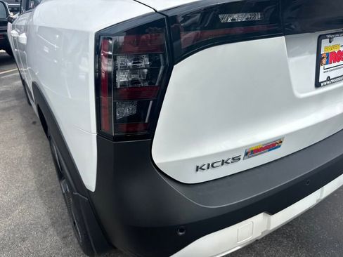 New 2025 Nissan Kicks SR w/ SR Premium Package image 35