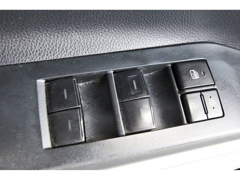 Used 2023 Toyota Highlander XLE image 21