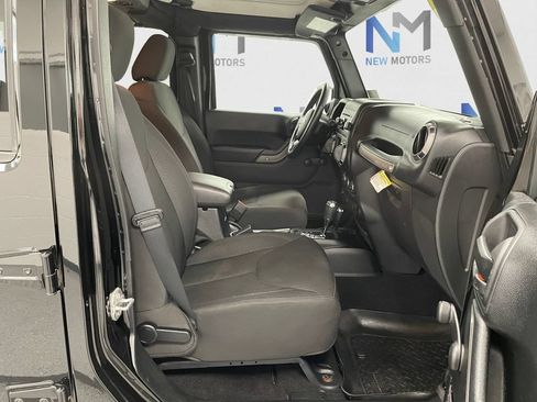Used 2017 Jeep Wrangler Unlimited Sport w/ Connectivity Group AWD/4WD image 13