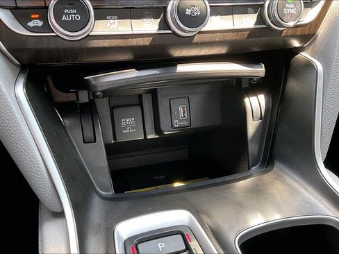 Used 2018 Honda Accord Touring image 21