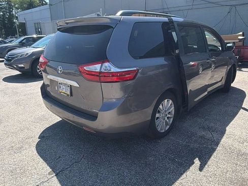 Used 2015 Toyota Sienna Limited Premium FWD image 7