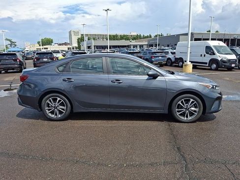 Used 2022 Kia Forte LXS FWD image 7