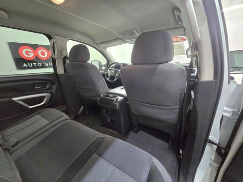 Used 2021 Nissan Titan SV w/ SV Convenience Package AWD/4WD image 17