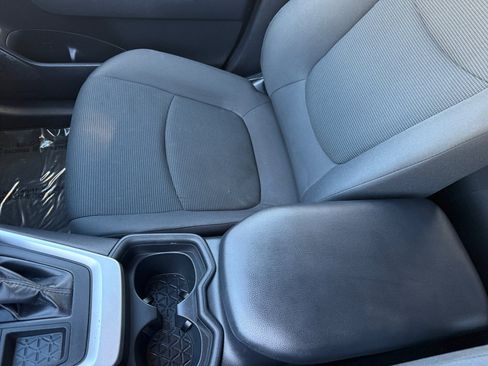 Used 2019 Toyota RAV4 LE image 14