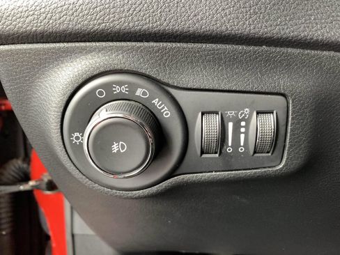 Used 2018 Jeep Compass Latitude w/ Popular Equipment Group image 13