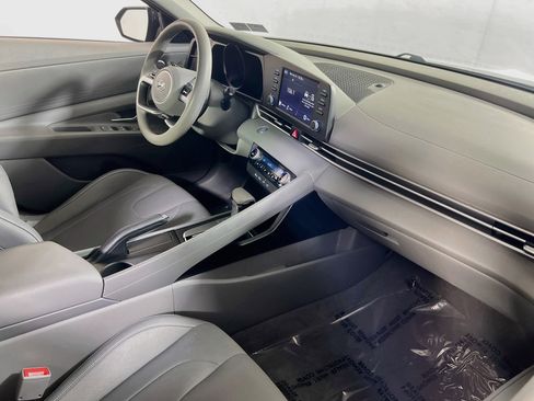 Used 2023 Hyundai Elantra SEL FWD image 26