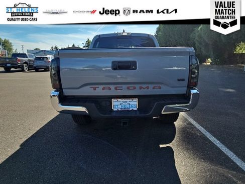Used 2020 Toyota Tacoma TRD Off-Road AWD/4WD image 5
