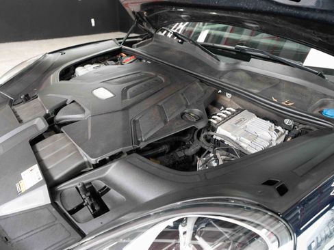Used 2023 Porsche Cayenne image 34