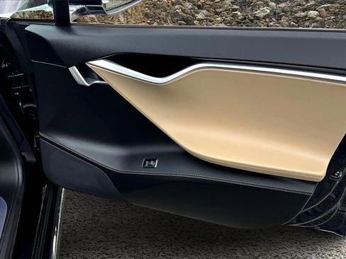 Used 2015 Tesla Model S P85D image 21