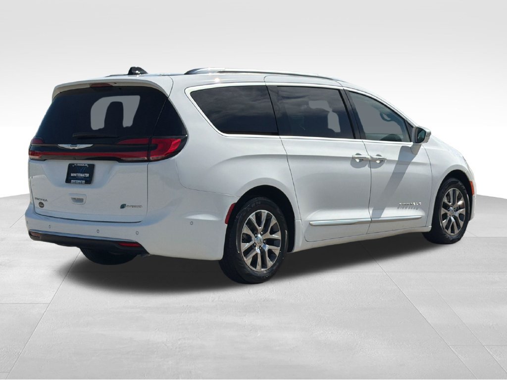 Used 2024 Chrysler Pacifica Pinnacle FWD image 25