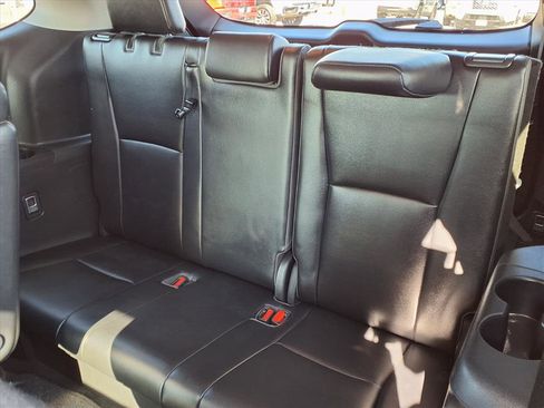 Used 2022 Toyota Highlander XLE image 17