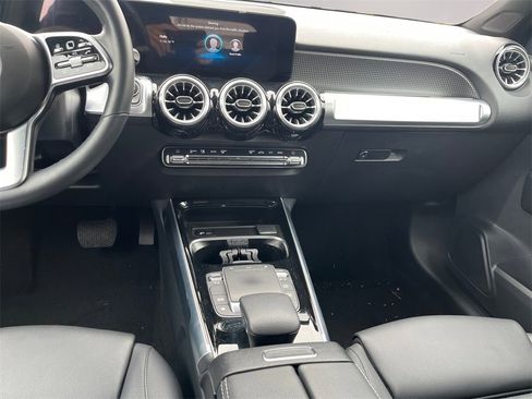 Certified 2022 Mercedes-Benz GLB 250 GLB 250 w/ Premium Package Lite image 11