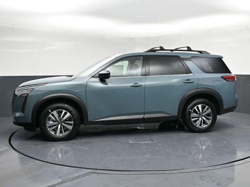 New 2026 Nissan Pathfinder SL AWD/4WD image 2