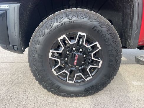 Used 2026 GMC Sierra 2500 AT4X image 32