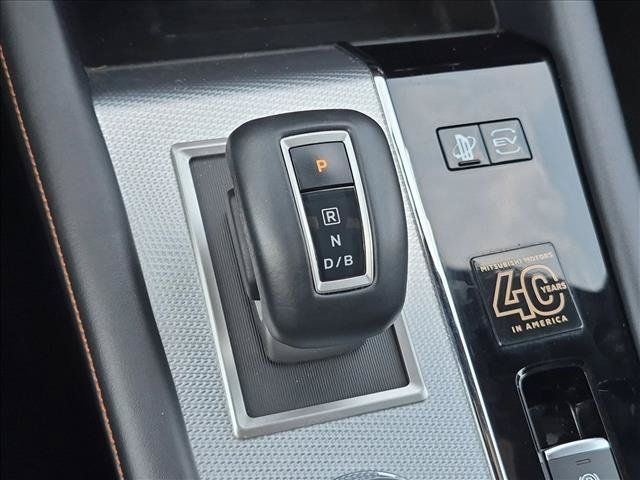 Used 2023 Mitsubishi Outlander SEL 40th Anniversary AWD/4WD image 12