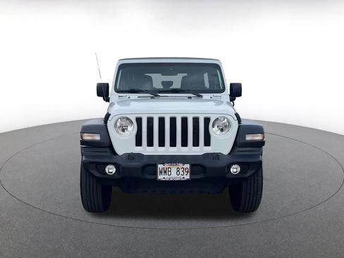 Used 2023 Jeep Wrangler Sport image 4