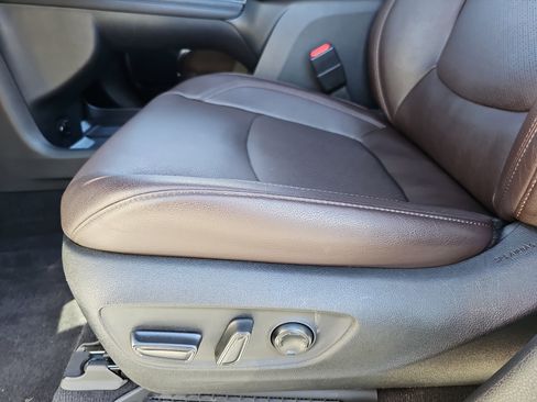 Used 2024 Toyota Sienna Platinum image 30