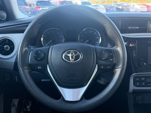 Used 2019 Toyota Corolla LE image 10
