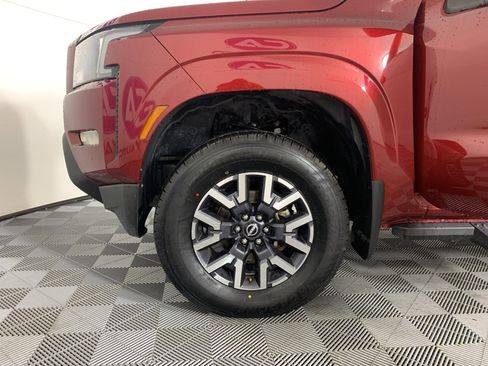 Used 2022 Nissan Frontier SV image 12