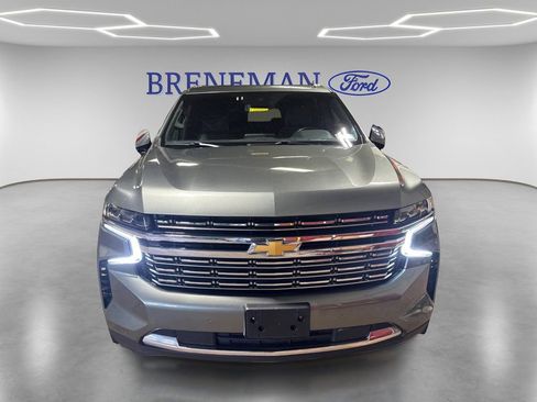 Used 2023 Chevrolet Suburban Premier image 2
