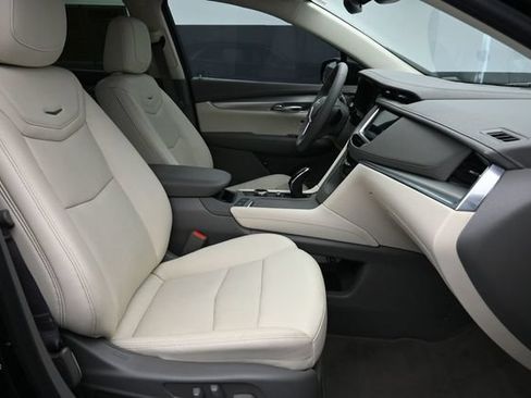 Used 2022 Cadillac XT5 Premium Luxury FWD image 29