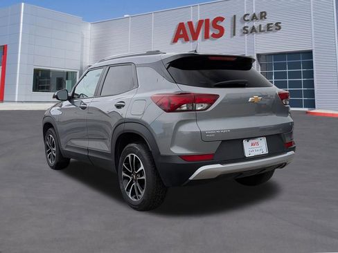 Used 2025 Chevrolet TrailBlazer LT AWD/4WD image 9