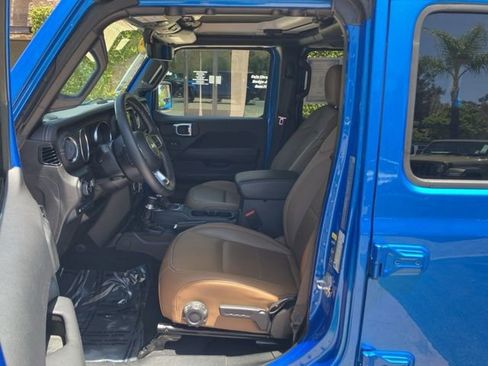 Used 2023 Jeep Wrangler Unlimited Sahara w/ Cold Weather Group AWD/4WD image 12