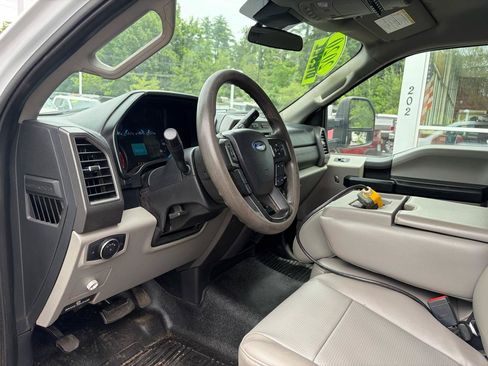 Used 2020 Ford F550 4x4 Regular Cab Super Duty image 21