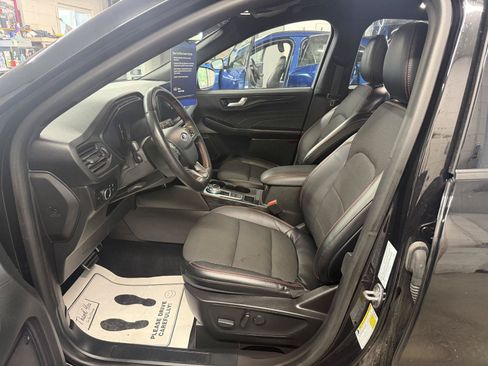 Certified 2023 Ford Escape ST-Line w/ Tech Pack #1 AWD/4WD image 11