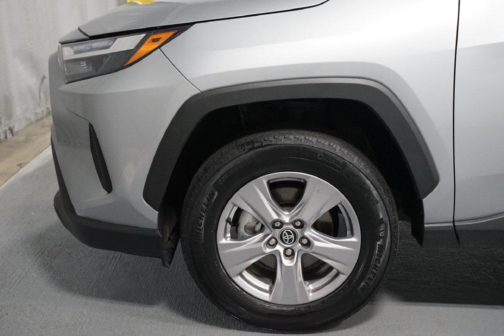 Certified 2025 Toyota RAV4 XLE FWD image 5