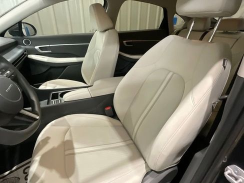Used 2025 Hyundai Sonata SEL FWD image 9