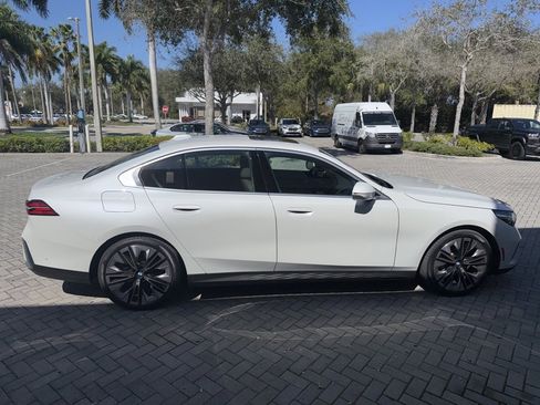 Certified 2024 BMW 530i w/ Luxury Seating Package image 6