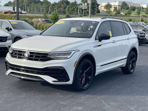 Used 2023 Volkswagen Tiguan SE R-Line FWD image 3